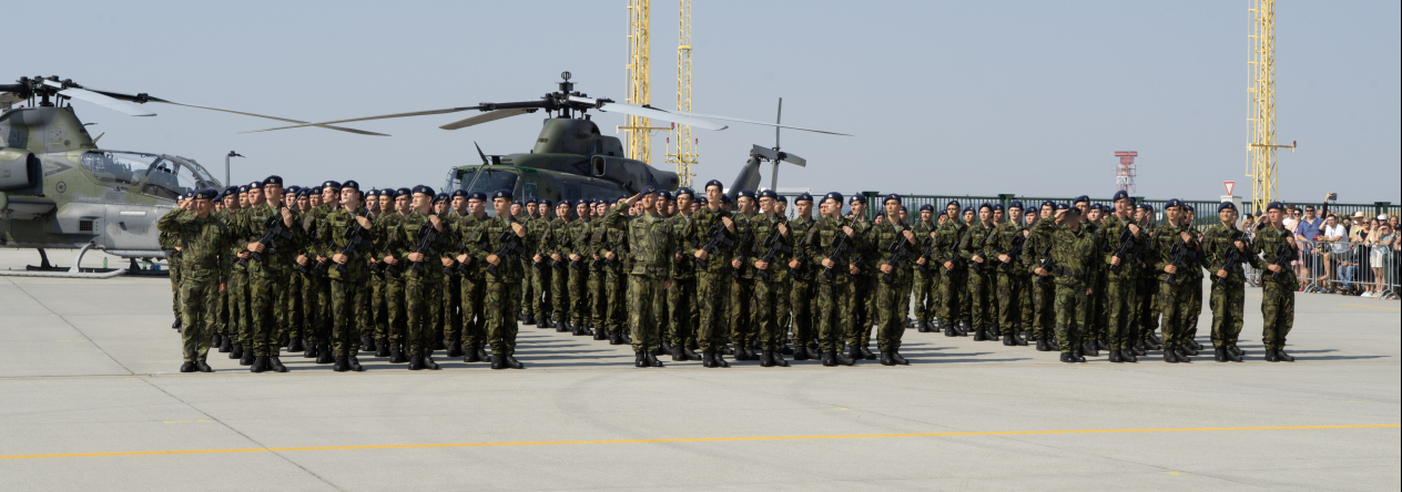 Od prvních kroků v uniformě k vojenské přísaze. Výcvik v Náměšti dokončilo 113 středoškoláků