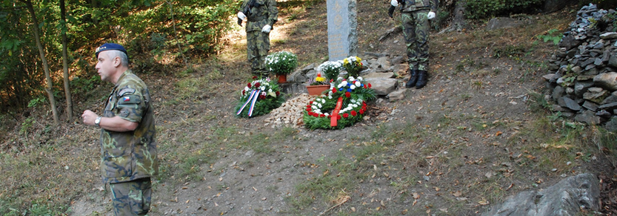plukovnik_martin_bulka_ve_svem_projevu_vzpomina_na_kapitana_douga_loose_ktereho_osobne_znal.jpg