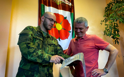 Specialisté na civilně-vojenskou spolupráci jednají se zástupci obcí v jižních Čechách