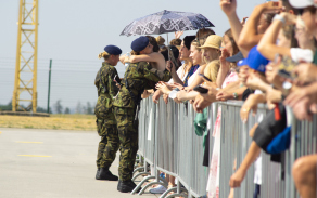 Od prvních kroků v uniformě k vojenské přísaze. Výcvik v Náměšti dokončilo 113 středoškoláků