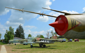 Letouny ve venkovní části expozice
