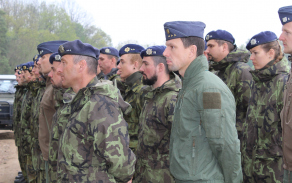 příslušníci vrtulníkové základny si v Kramolíně připomněli ukončení druhé světové války