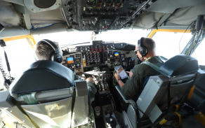 Kokpit stratotankeru KC-135