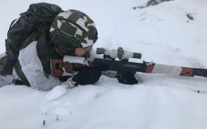 Krytí úderné skupiny odstřelovačem