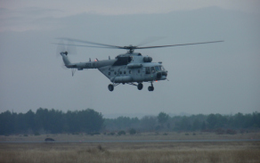 4. Vrtulník Mi-171Š po splnění úkolu, krátce před přistáním 
