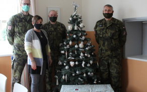 vojáci navštívili Dětský domov v Náměšti nad Oslavou