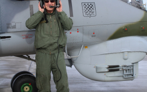 major Vladik po ukončení posledního leteckého výcviku ve vrtulníku Mi-24