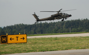 7	Účastnit by se měly také americké vrtulníky AH-64