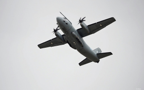 Litevský transportní letoun C-27 J Spartan opouští letiště Náměšť