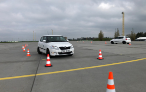 slalom se simulovaným pocitem opilosti