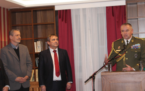 ministr obrany Martin Stropnický, primátor města Brna Petr Vokřál a velitel VeV - VA Vyškov brigádní generál Josef Kopecký