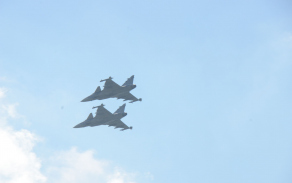 průlet gripenů