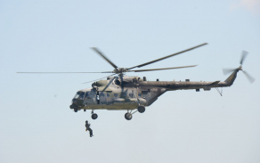 display záchrana pilota 1x Mi-171, 1x Mi-24