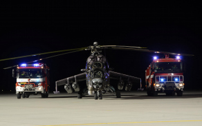 Hasičské cisterny s vrtulníkem Mi-24/35
