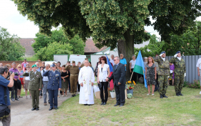 pietní akt byl zakončen státní hymnou