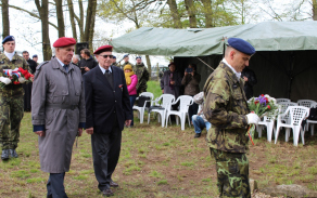 Členové klubu výsadkových veteránů Jana Kubiše Brno