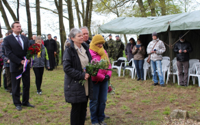 V popředí dcera in memoriam Jana Vavrdy paní Hana Zelenková