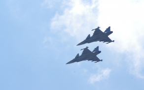 průlet gripenů