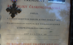 Československý válečný kříž 1939 z pozůstalosti rtn. Kotáska zapůjčil prasynovec Radek Chludil