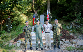 zleva: plk. gšt. Michal Vecheta, plk. gšt. Rudolf Straka, plk. David Catmur, plk. gšt. Aleš Cápal