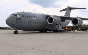 Nakládání do C-17