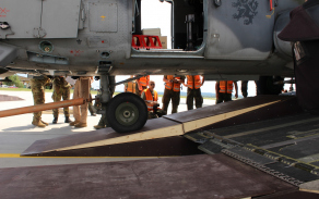 Nakládání do C-17