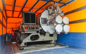 Odmrazovací stroj TO-5 na podvozku AVIE