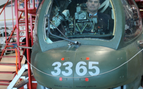 plukovník Hendricks v přední kabině Mi-24