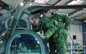 svedsti_inspektori_u_vrtulniku_mi-35.jpg