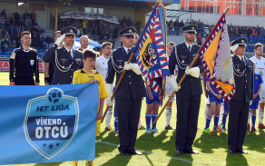 během ceremoniálu zazněla státní hymna