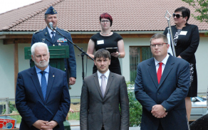 plukovník Miroslav Svoboda u mikrofonu