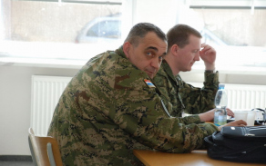 05.jpg