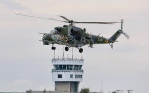 Při nácviku spolupráce budou nad Českem operovat také vrtulníky Mil Mi-24/35 