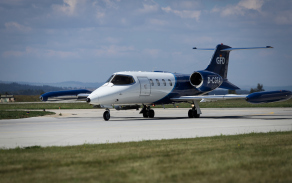 Přílet Learjet