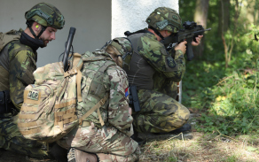 Spolupráce britské JTAC s pozemní jednotkou