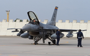 Stíhací letoun F-16 Fighting Falcon (USA)