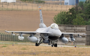 Stíhací letoun F-16 Fighting Falcon (USA)