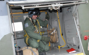 Praktický nácvik vyproštění osádky z vrtulníku Mi-24